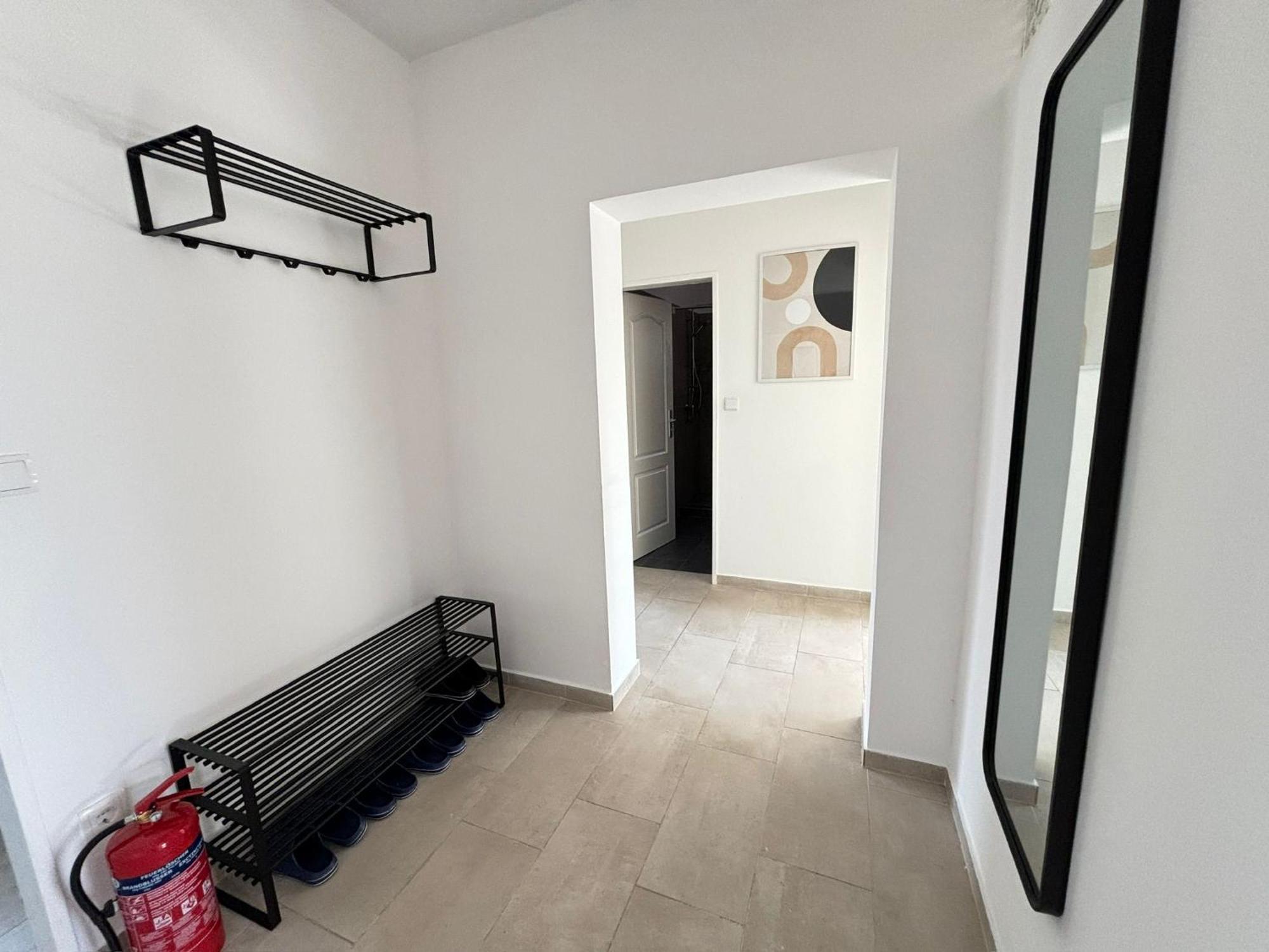 110qm- 4 - Free Private Parking- Free Fast Wifi - Kitchen - Near Wood- A Part Time Apartment Walsrode