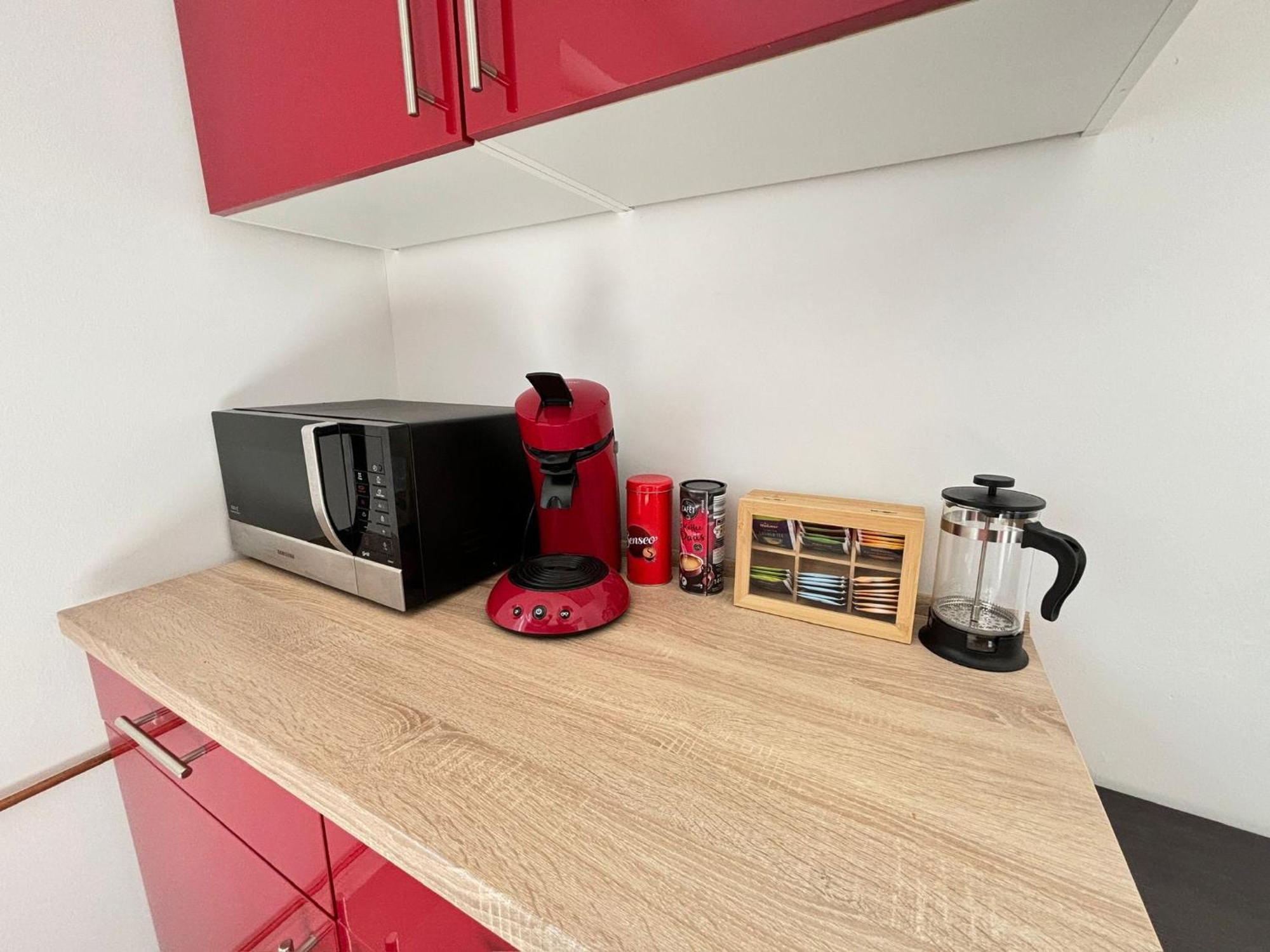 110qm- 4 - Free Private Parking- Free Fast Wifi - Kitchen - Near Wood- A Part Time Walsrode
