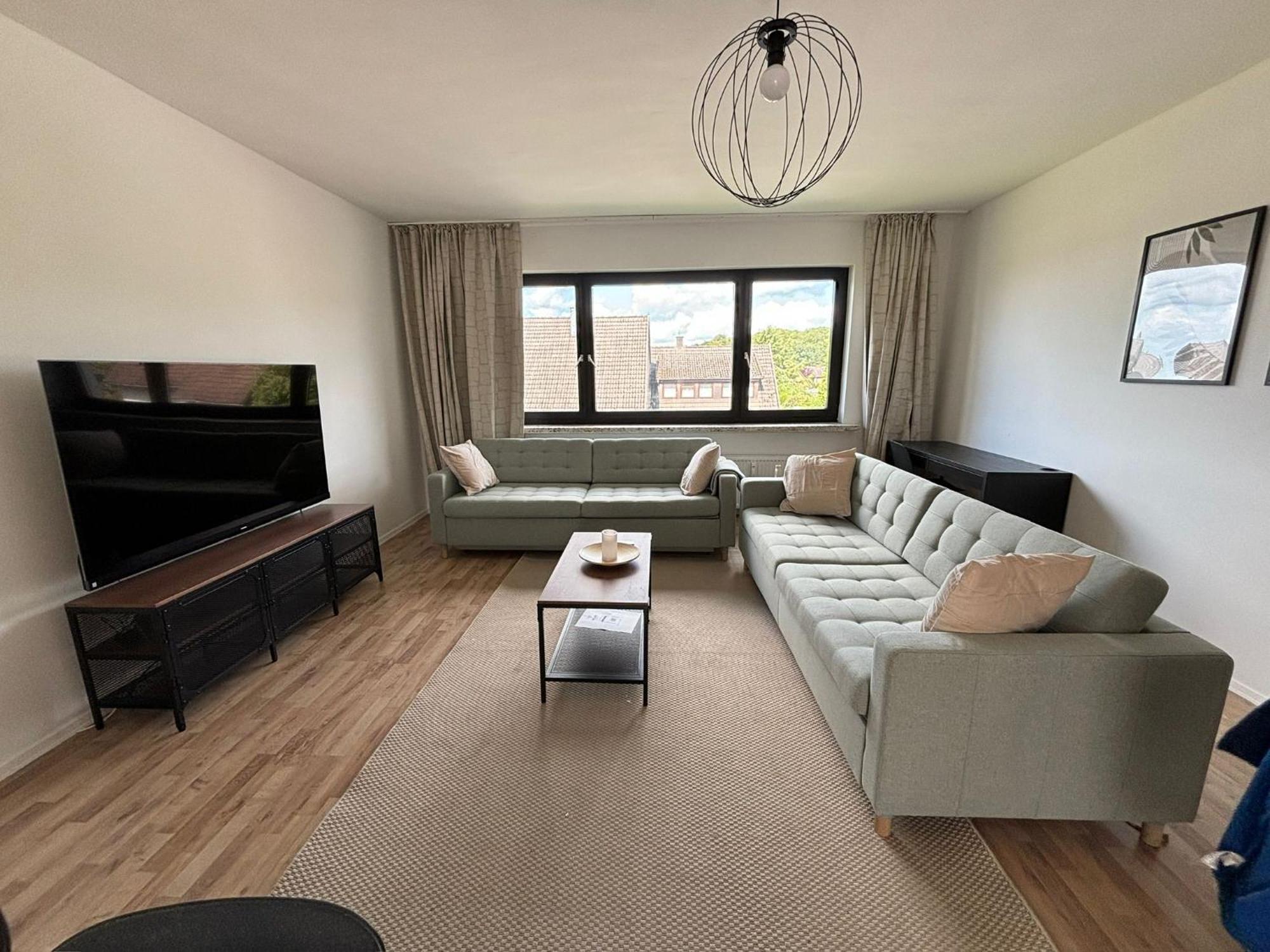 110qm- 4 - Free Private Parking- Free Fast Wifi - Kitchen - Near Wood- A Part Time Walsrode