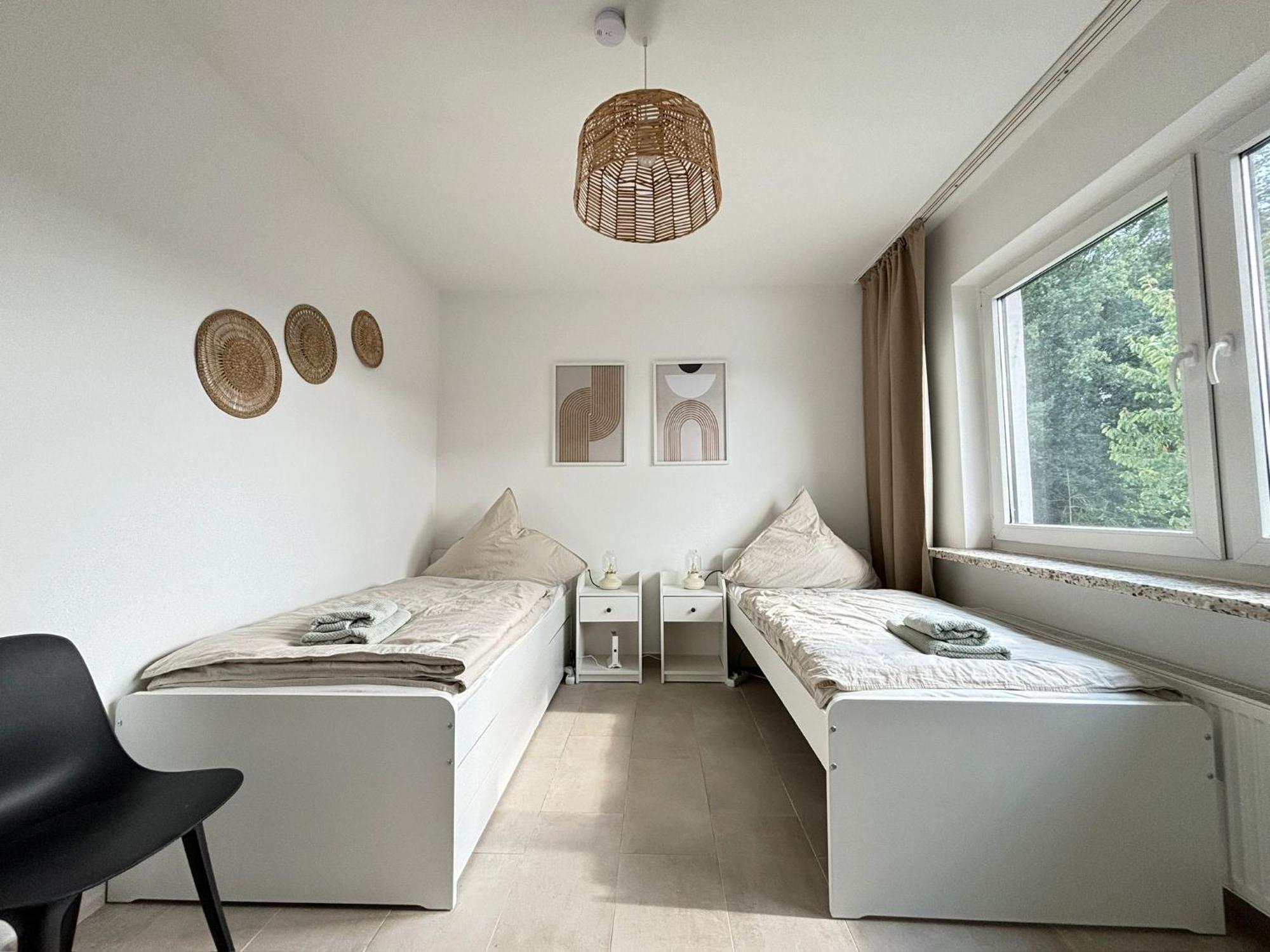 110qm- 4 - Free Private Parking- Free Fast Wifi - Kitchen - Near Wood- A Part Time Walsrode