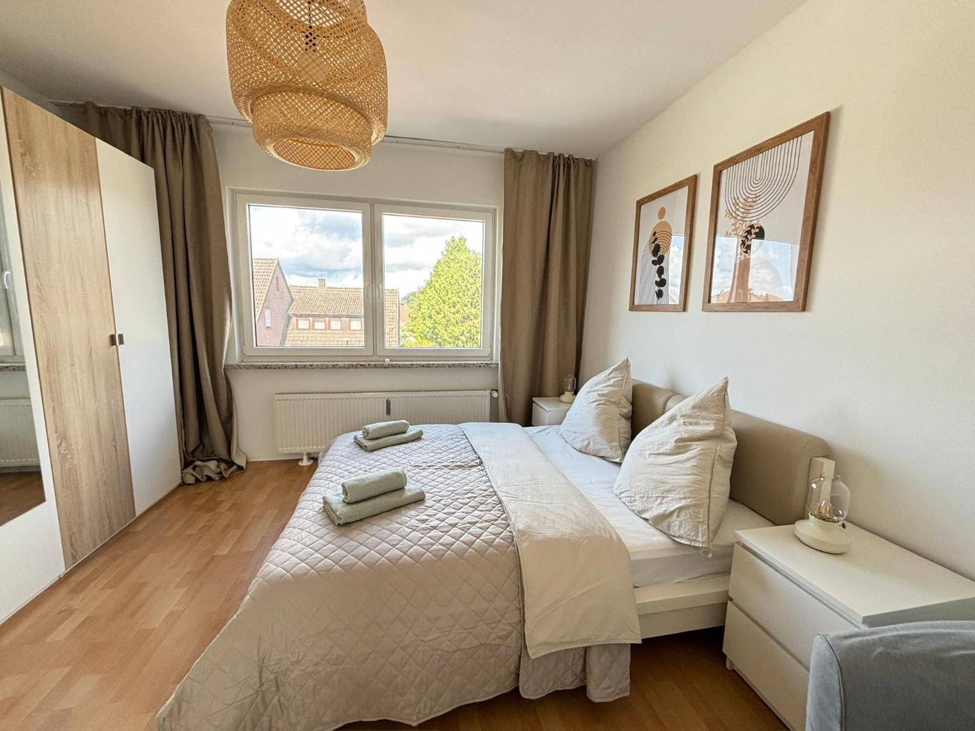 110qm- 4 - Free Private Parking- Free Fast Wifi - Kitchen - Near Wood- A Part Time * Walsrode