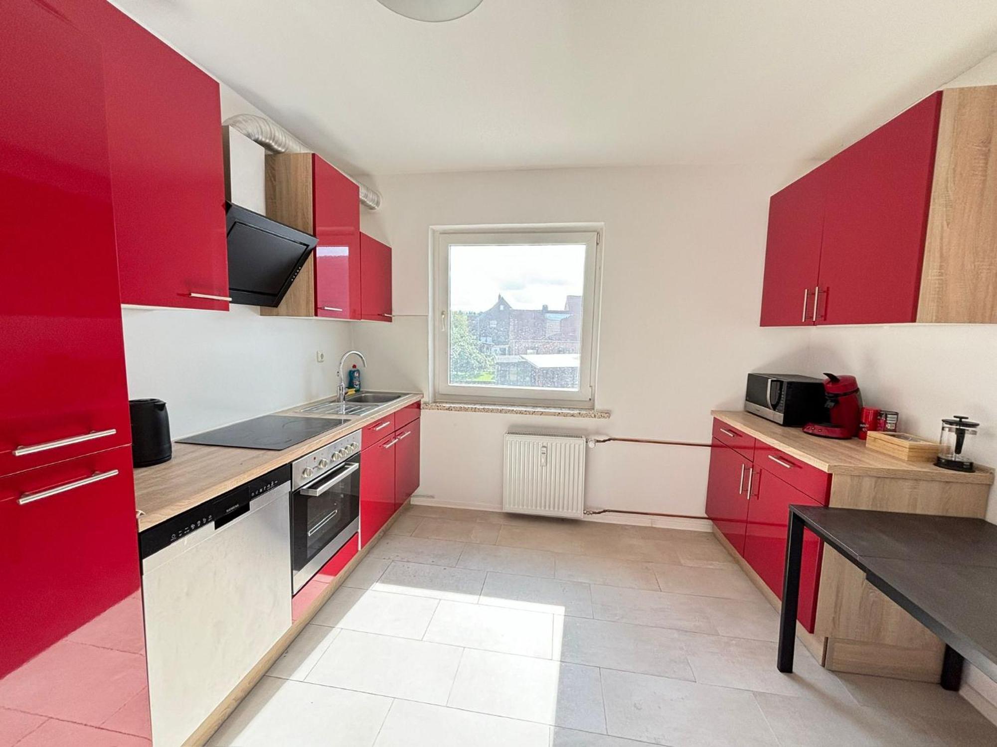 110qm- 4 - Free Private Parking- Free Fast Wifi - Kitchen - Near Wood- A Part Time Apartment